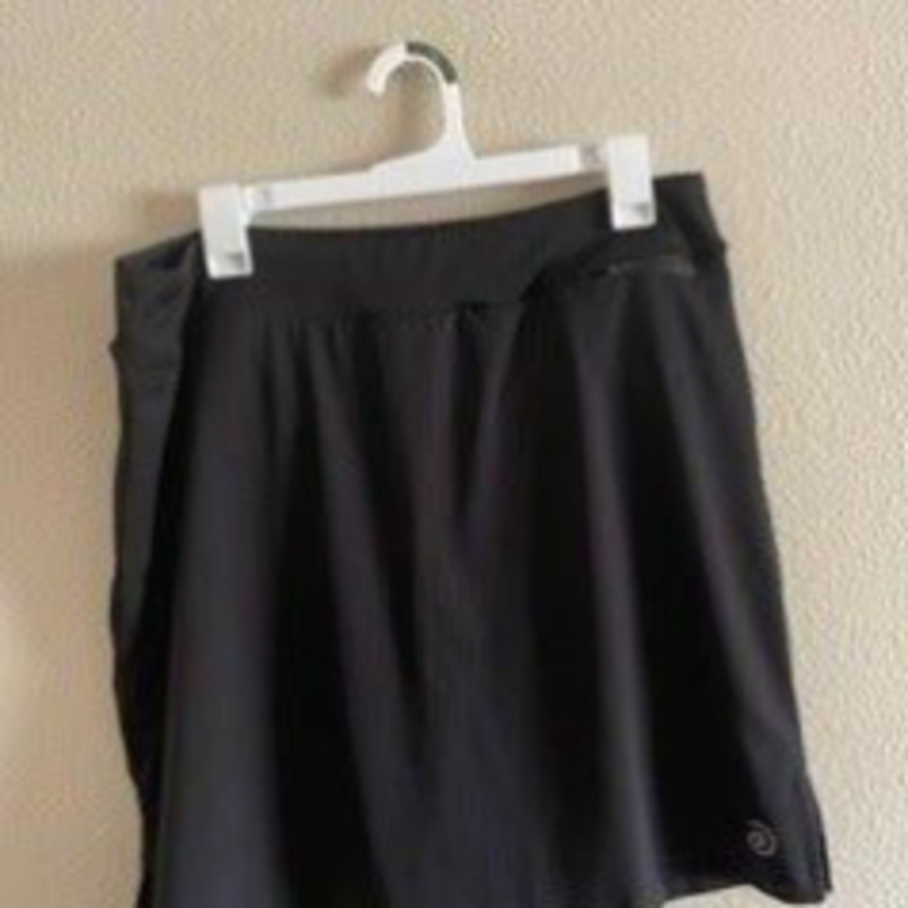 Black Be Inspired Black Skort size OX